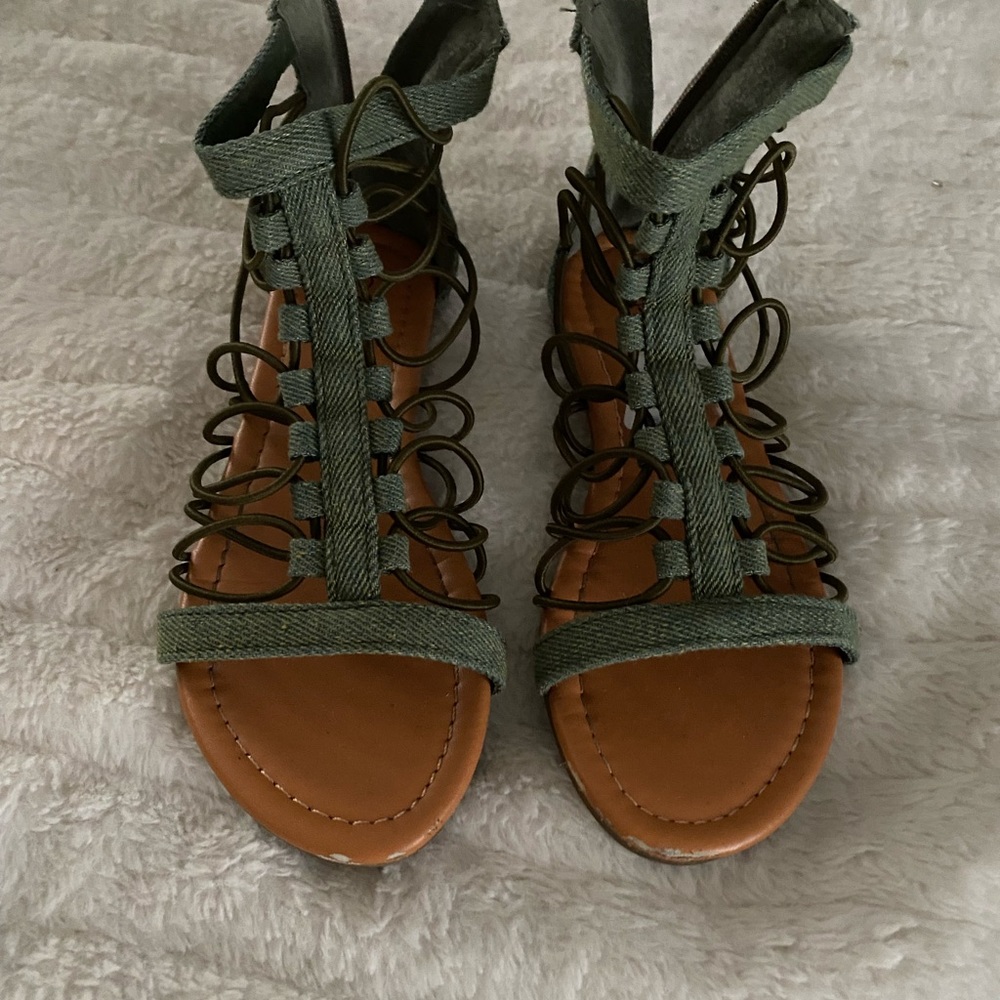 Army green stretch gladiator sandals